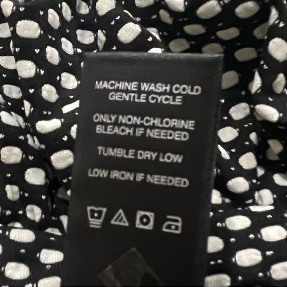Like New!  Ali Miles Jacket Black White Polka Dot  Stretch Art Top Size Small - Picture 7 of 8